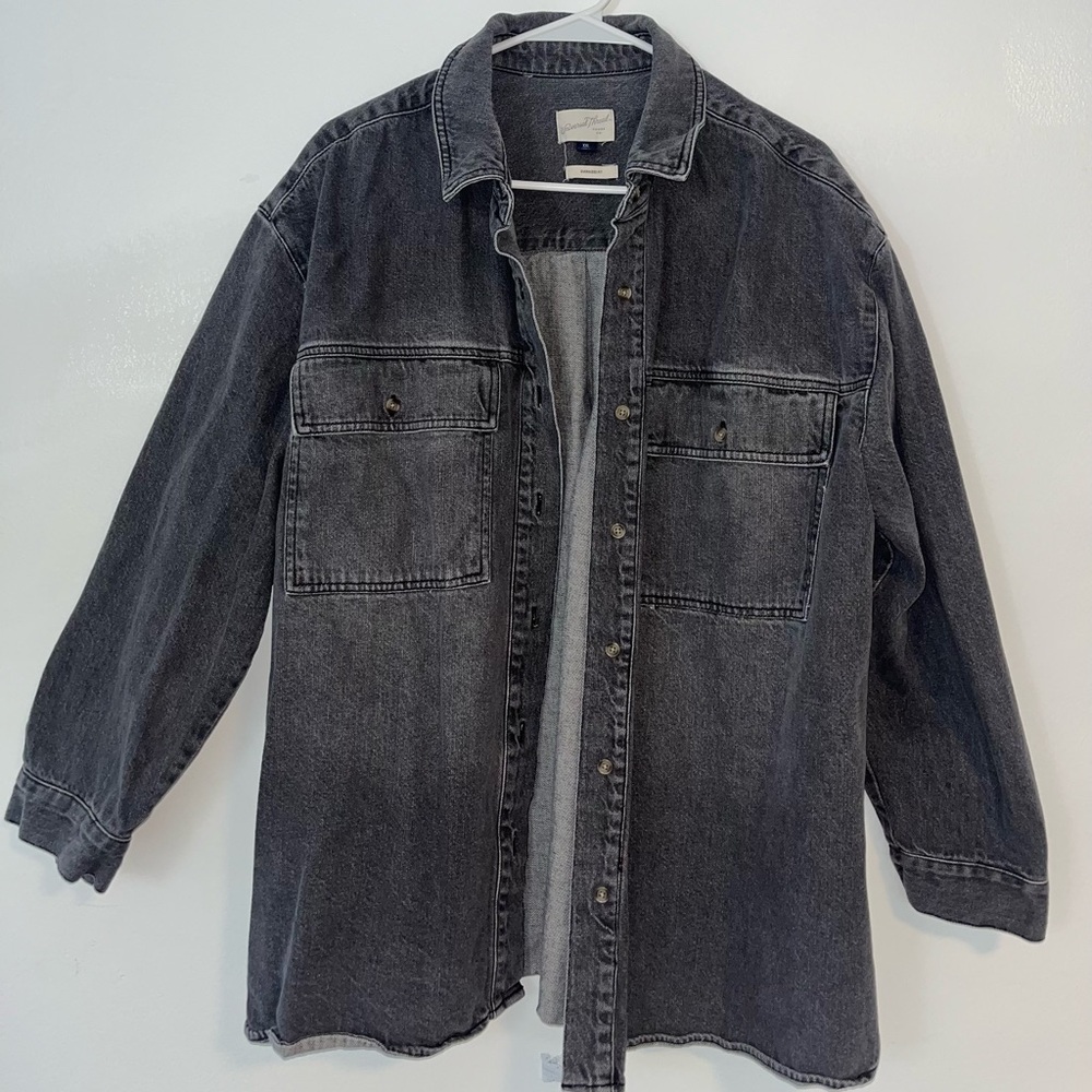 Women’s Universal Thread XXL Charcoal Oversized Button Down